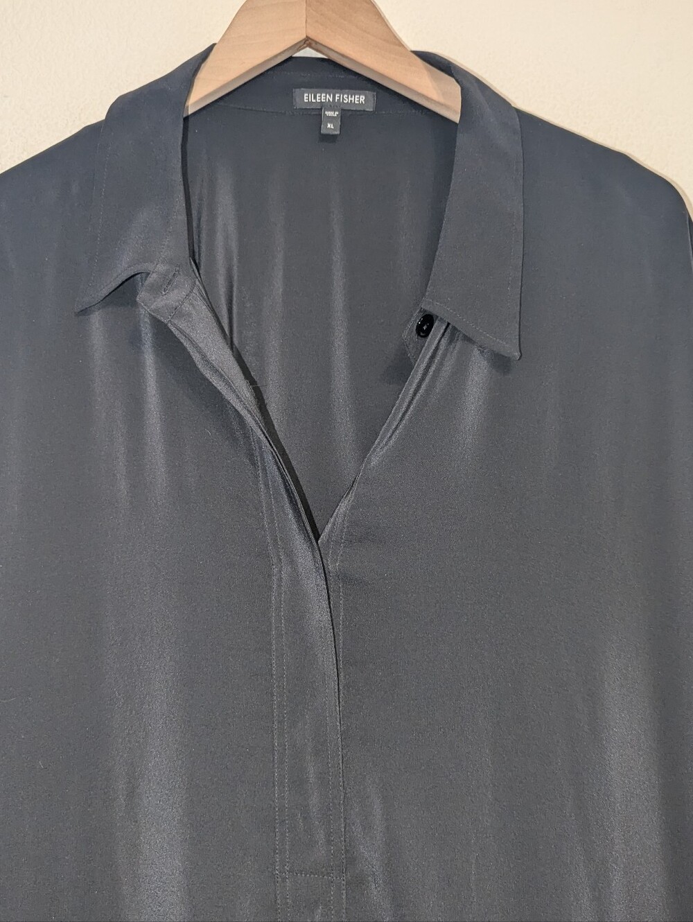 Eileen Fisher 100% Silk Oversized Boxy Button Down Shirt Black Long Sleeve XL - Picture 2 of 7